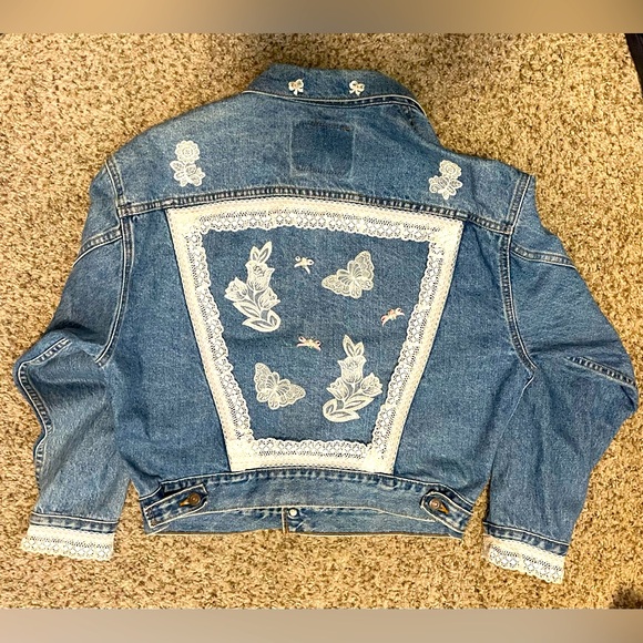 Levi’s Strauss Vintage Denim Trucker Jacket Lace Embroidered YL 16/18 Oversized - Picture 3 of 15